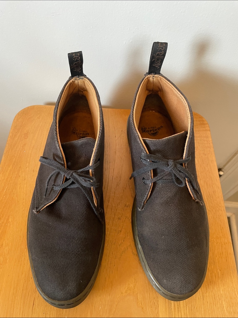 Dr Marten’s Air Wait with Bouncing Soles Canvas Shoes Size 8